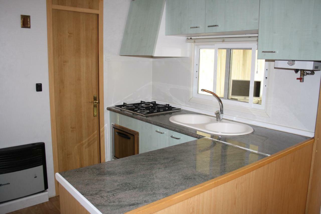 Bungalows Conca De Ter Vilallonga de Ter Ngoại thất bức ảnh
